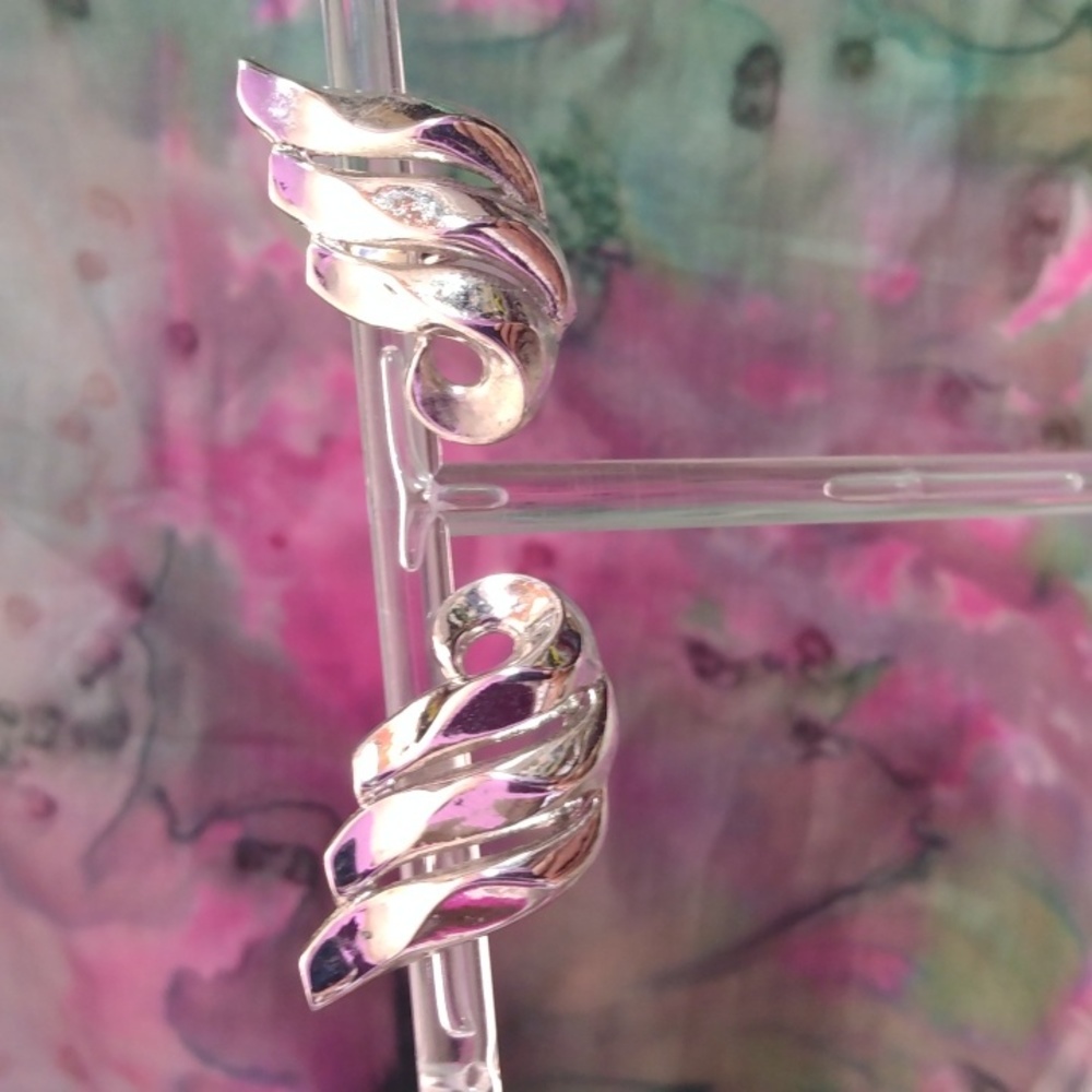 Vintage trifari clip-on earrings